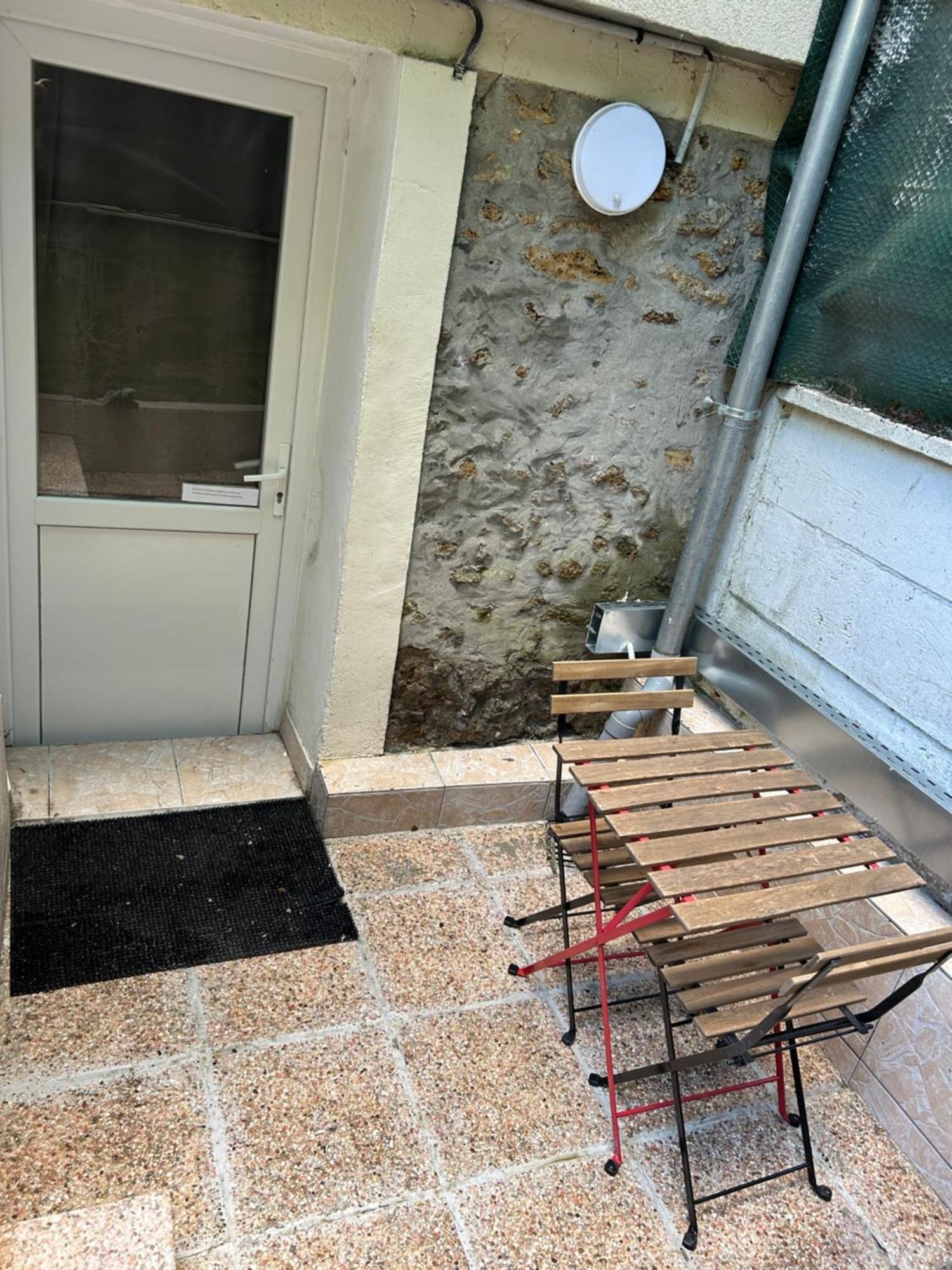 Appartement Avec Terrasse A רוסני-סו-בואה מראה חיצוני תמונה